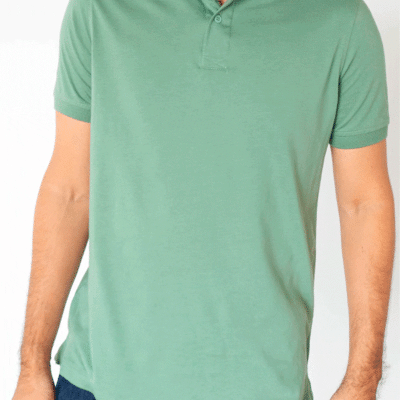 camiseta tipo polo verde salvia